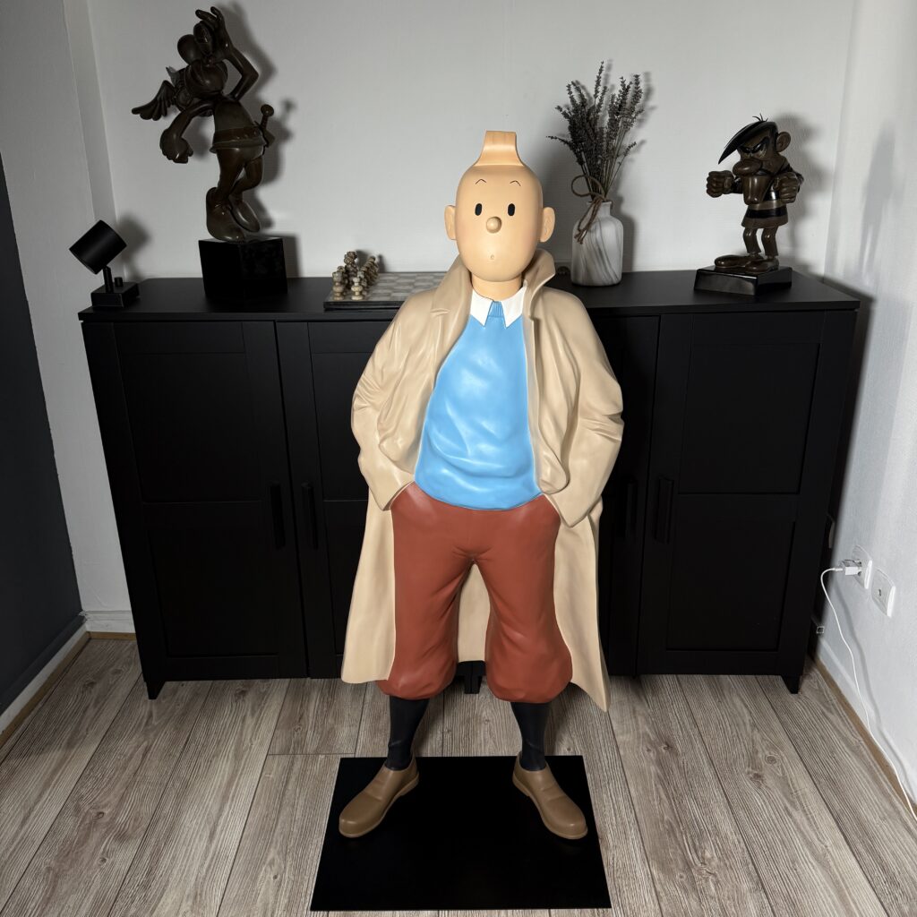 Figurine Family - Grand Tintin imperméable - Leblon Delienne