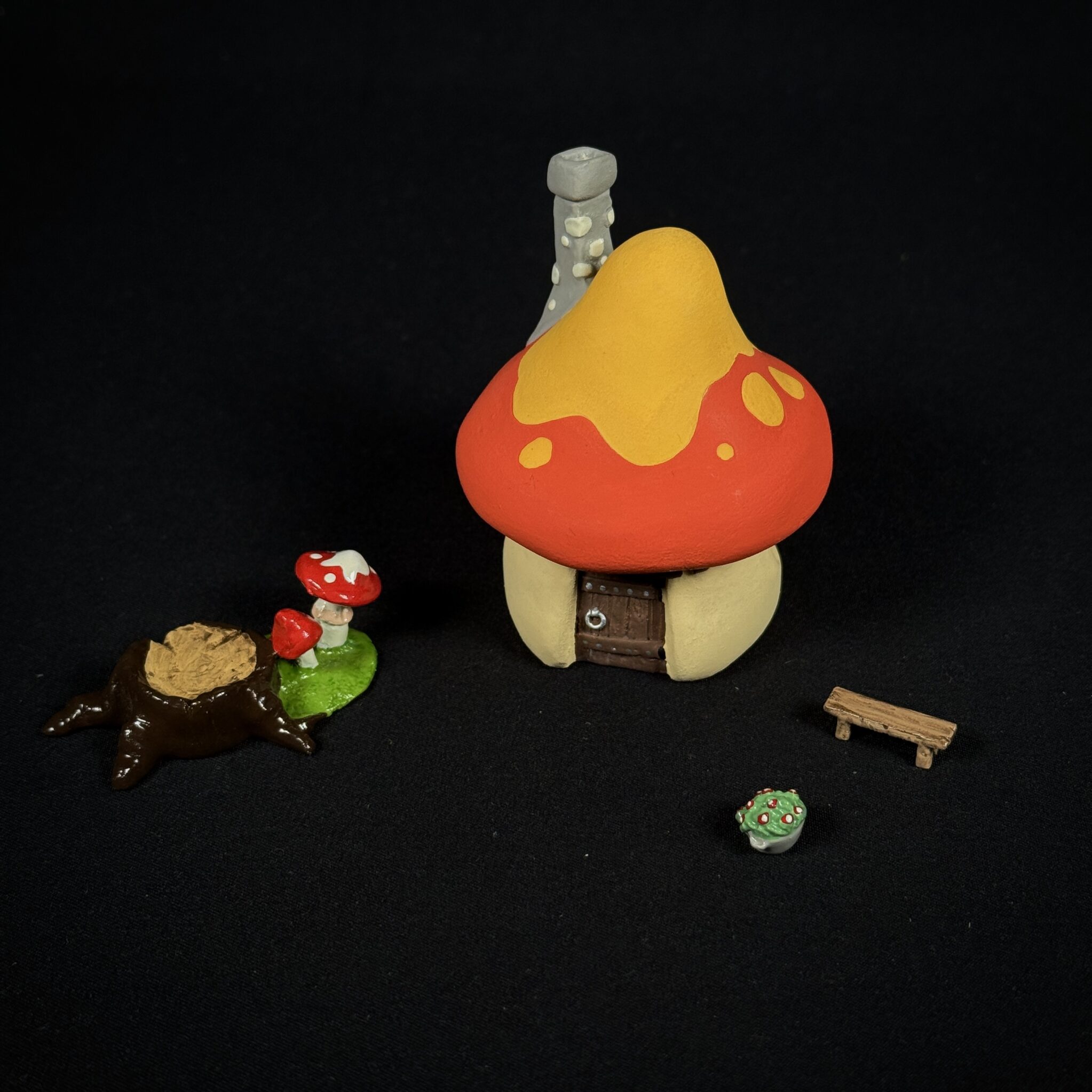 Figurine Family - La maison rouge et jaune schtroumpfs - pixi