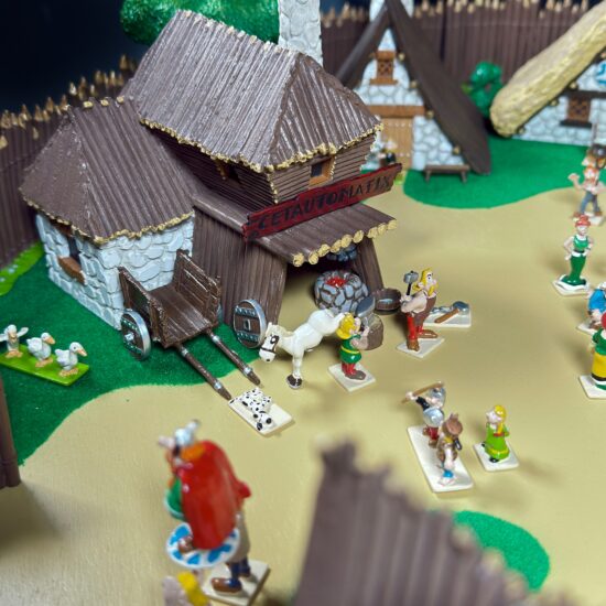 Figurine Family - Village Astérix boîte luxe - Pixi