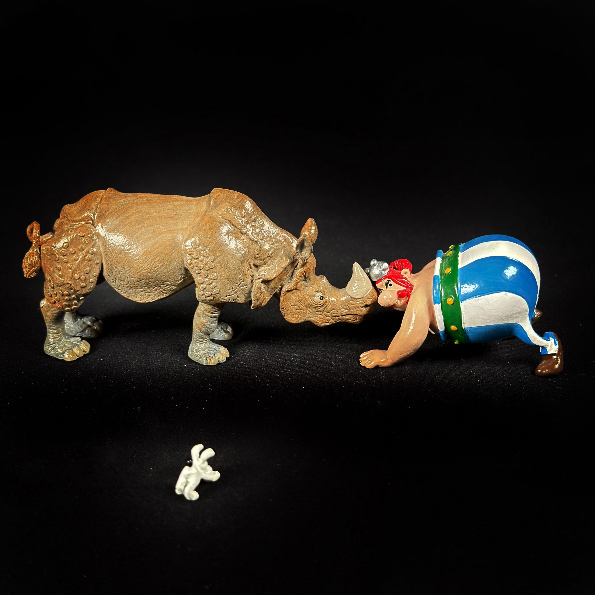 Figurine family - Obélix nez à nez avec le rhinocéros - Pixi