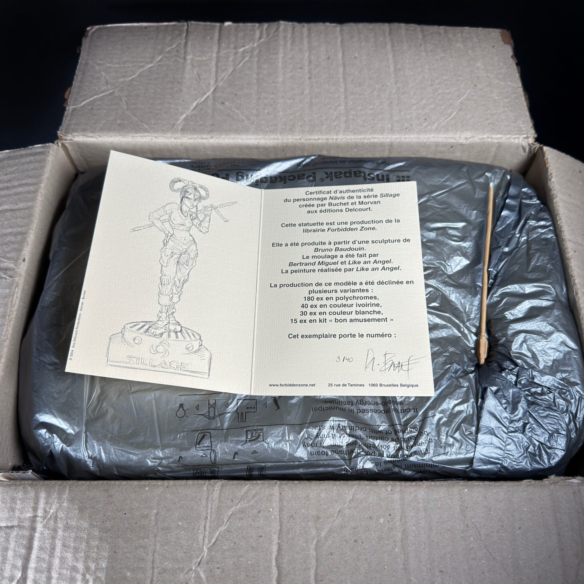 Figurine Family – Nävis ivoirine – Like an Angel Figurine Family - Nävis ivoirine - Like an Angel