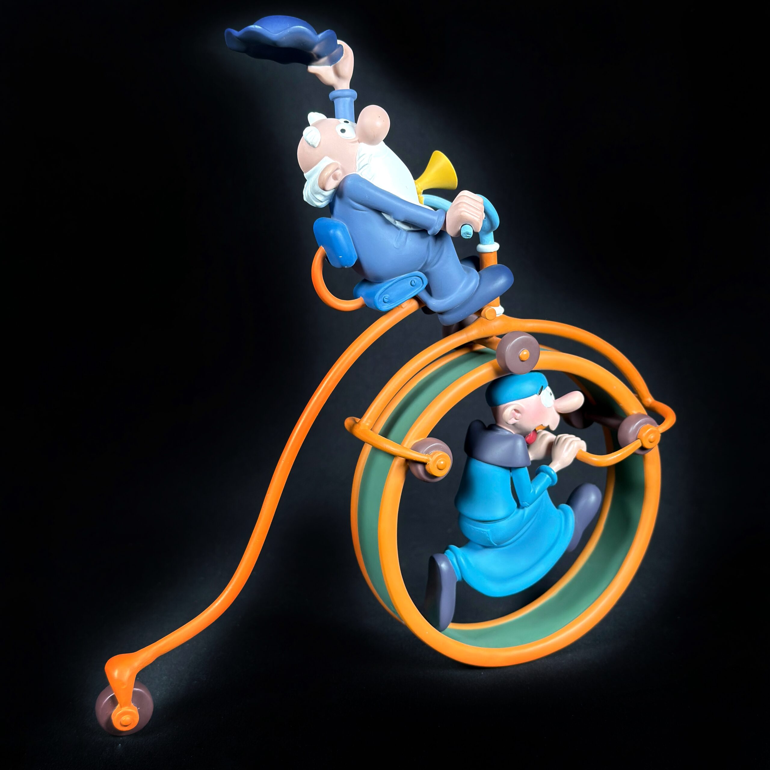 Figurine Family - Leonard et son disciple sur le bicycle - Leblon Delienne