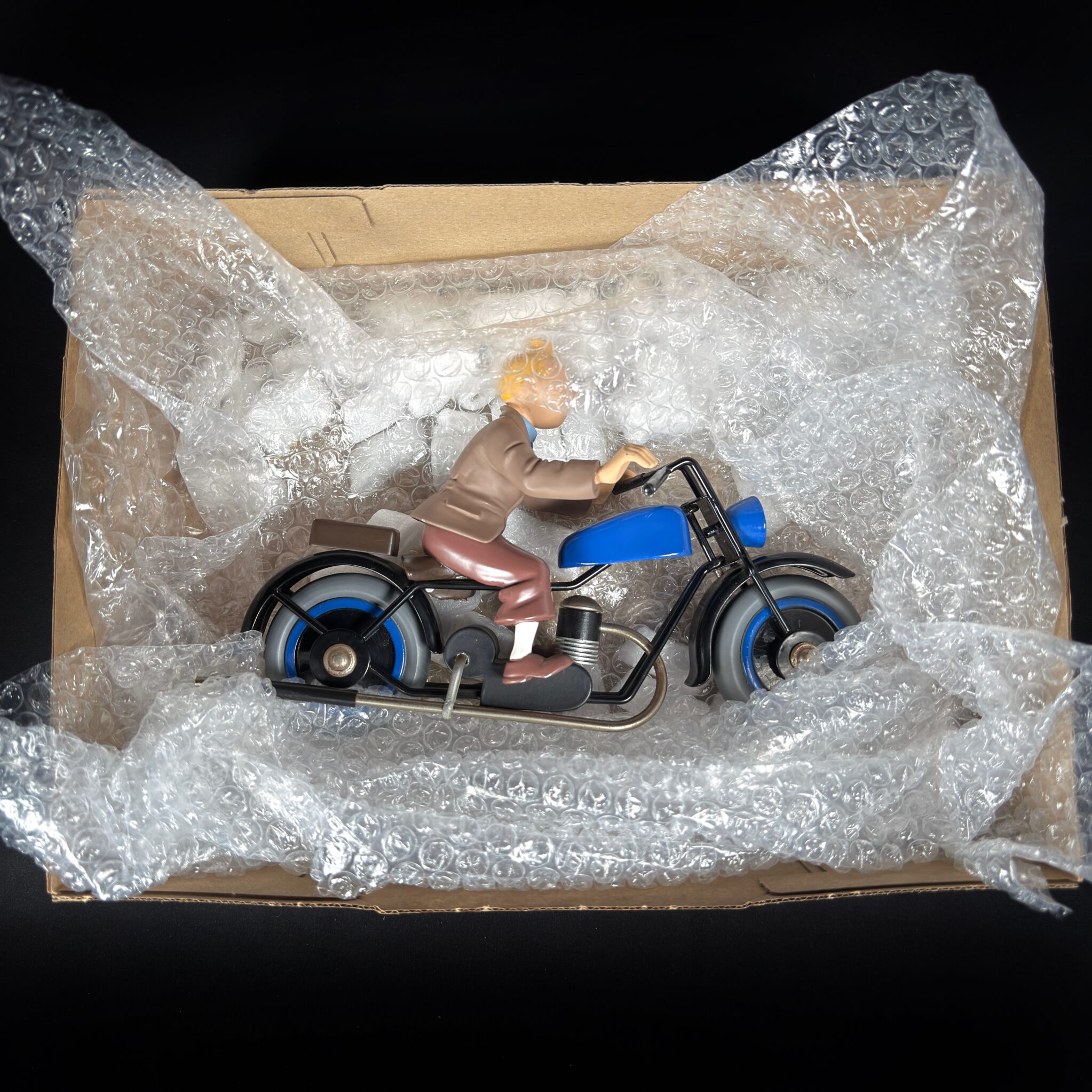 Figurine Family -Moto tintin prototype – Aroutcheff Figurine Family -Moto tintin prototype - Aroutcheff