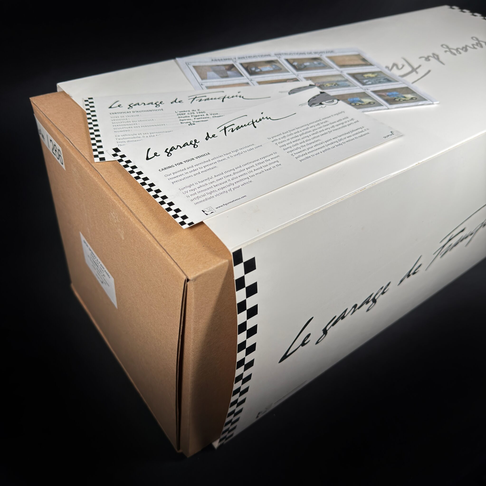 Figurine Family - Jeep CJ5 1960 - Figures et vous