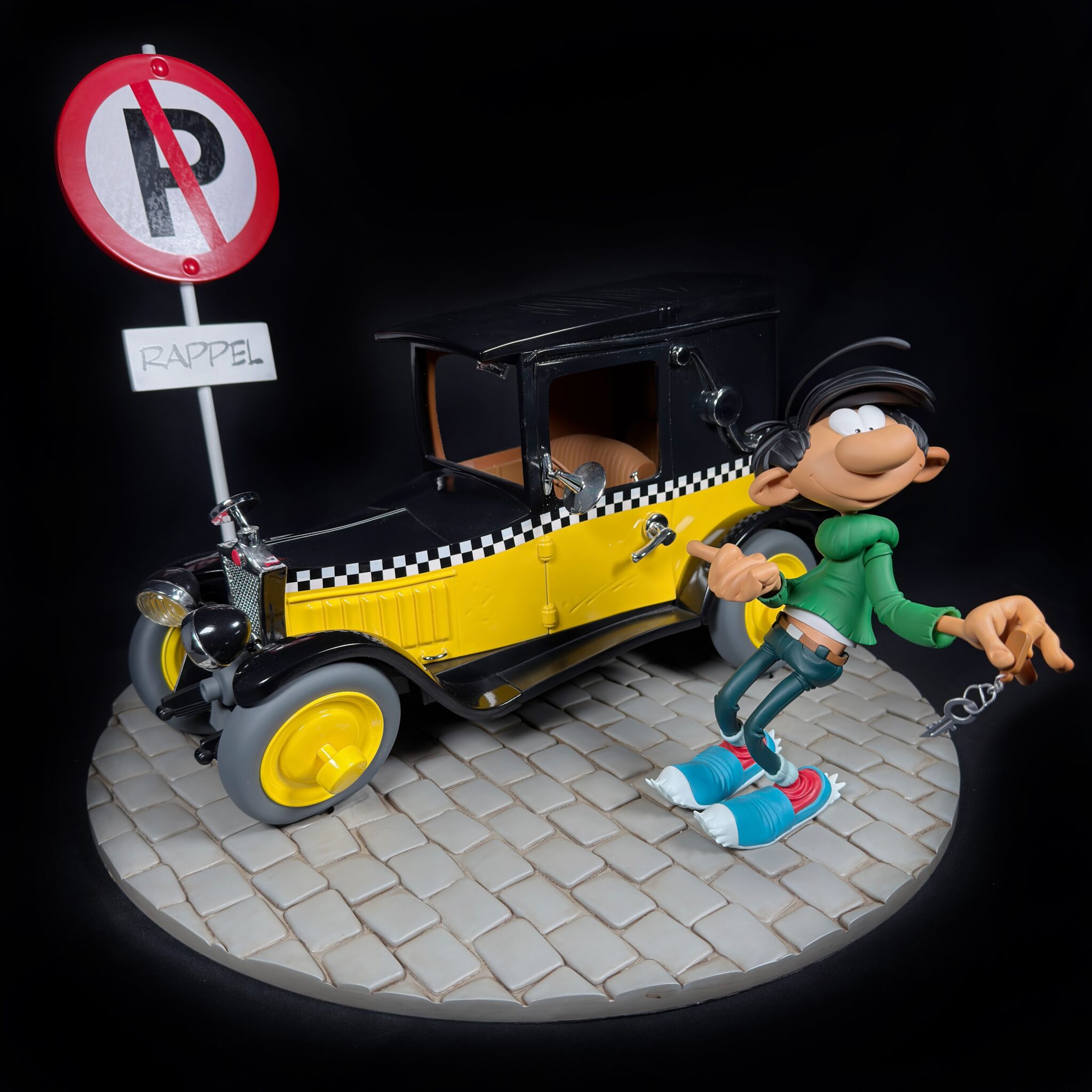 Figurine Family - Fiat 509 de Gaston - Maris Jothieu