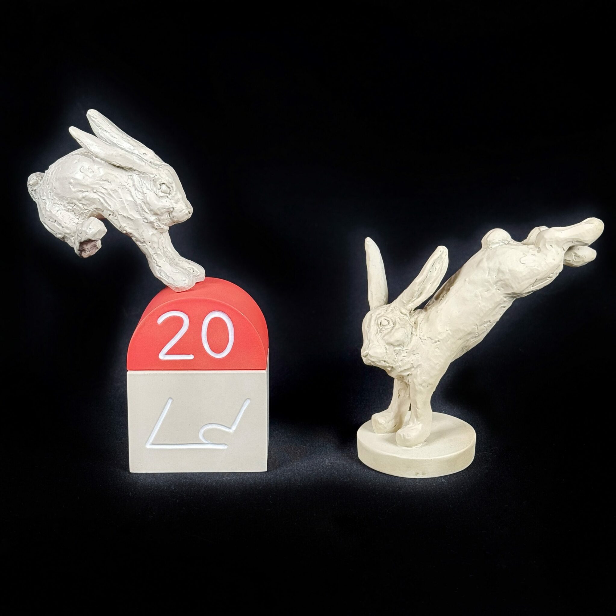 Mascotte lièvre leblon delienne - Figurines Family