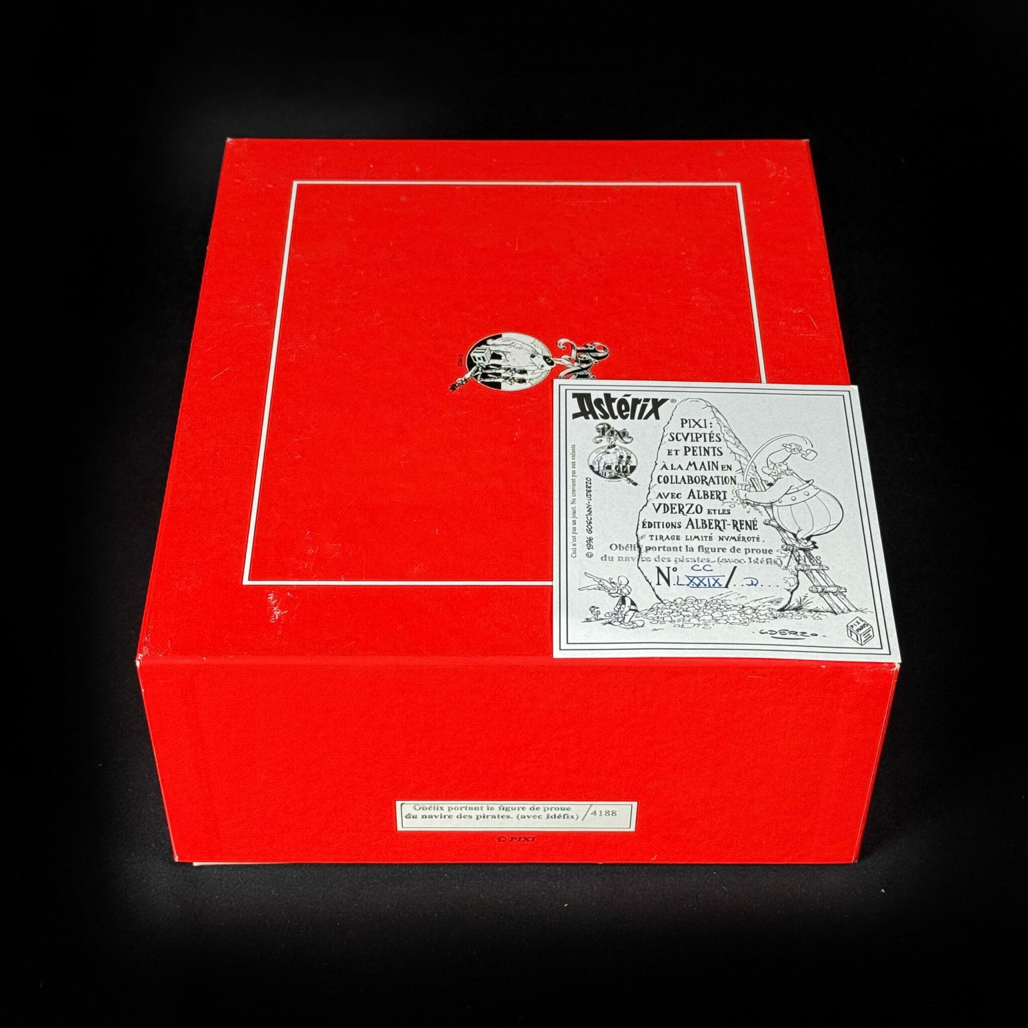 Obélix portant la figure de proue – Figurines Family Figurine Obélix pixi