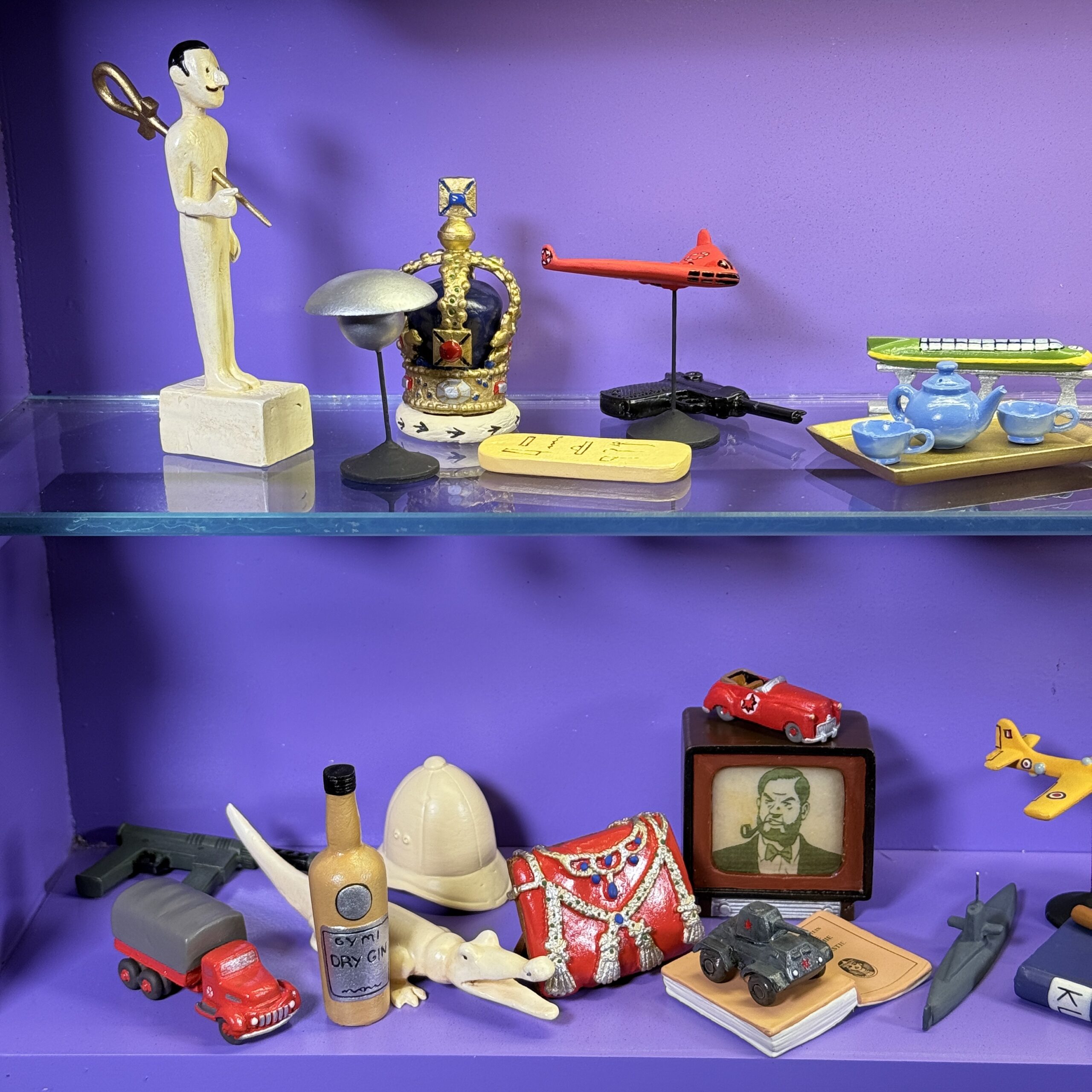 Vitrine complète objets du mythe - Figurine Family