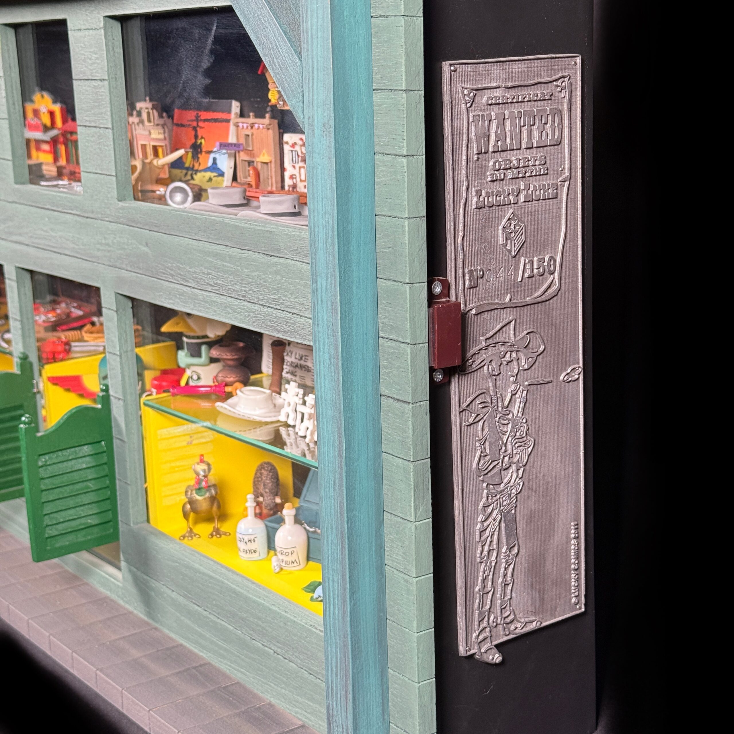 Vitrine complète objets du mythe - Figurine Family