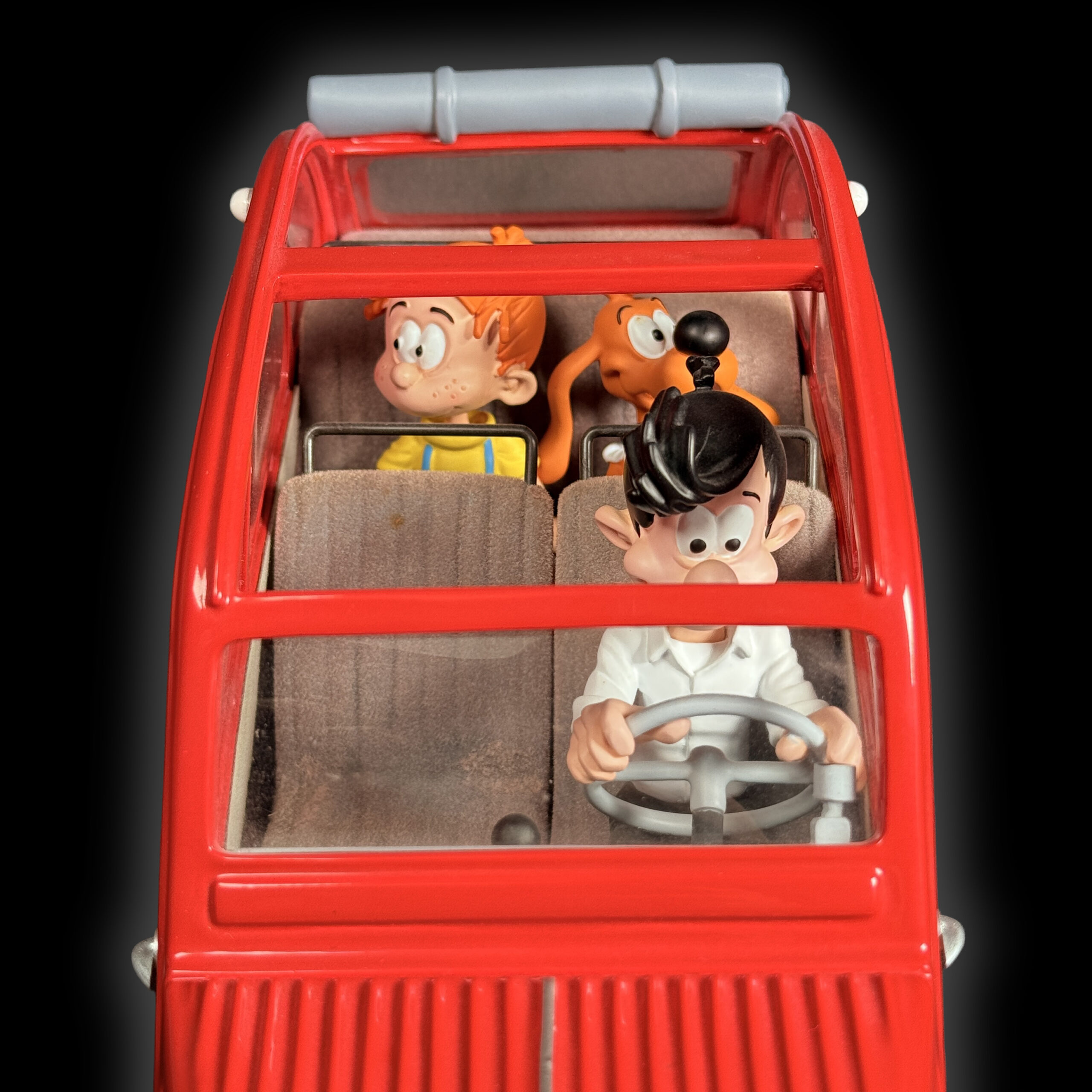 La 2CV rouge Boule et Bill Aroutcheff - Figurines Family